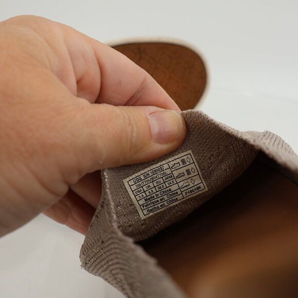 UGG Sammy Chevron Shoes Women's Size 7.5 Gray Slip On Casual Sneakers Flats - Picture 10 of 11